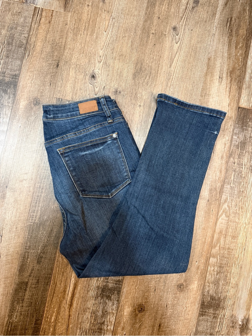 Judy Blue- Peter- Midrise Capri jean- size 6/28